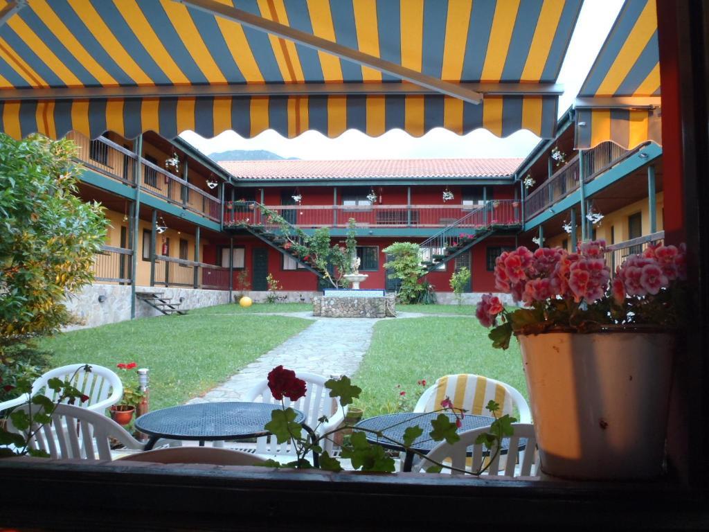 Aldea Del Trasgu Hotel Cuerres ภายนอก รูปภาพ